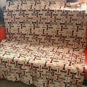 Dog bone Patterned Throw Blanket